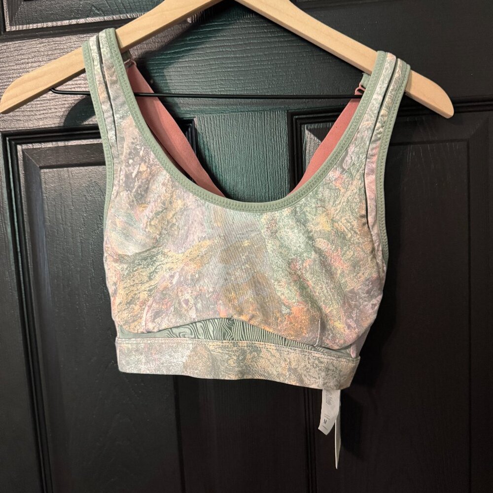 NWT Fabletics Sports Bra Cross Back Pink Multi Medium